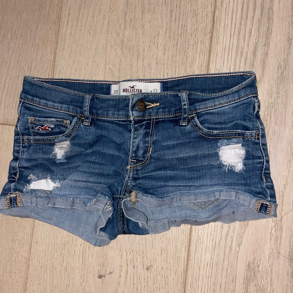lowcut hollister shorts
